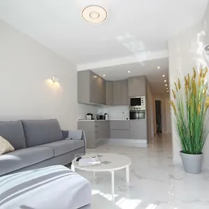  Apartment Luxury In First Line With Pool